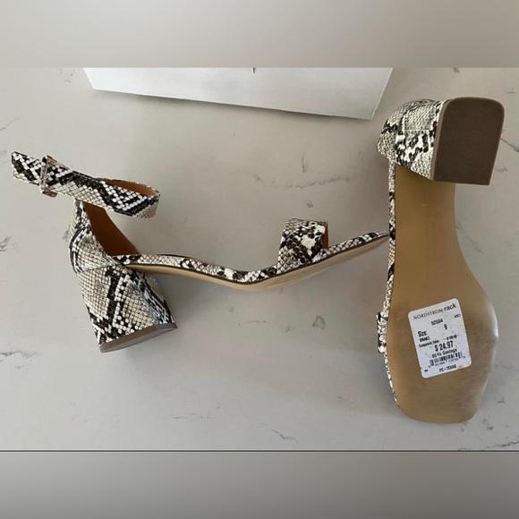 NWT- snake print block heels - Picture 2 of 4